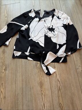 Liz Claiborne Black and White Floral Tie-Front Blouse